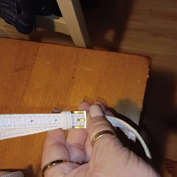 BOTKIER Elegant White Perforated Tote Bag in EUC Comes w Detachable Wristlet - Picture 14 of 17